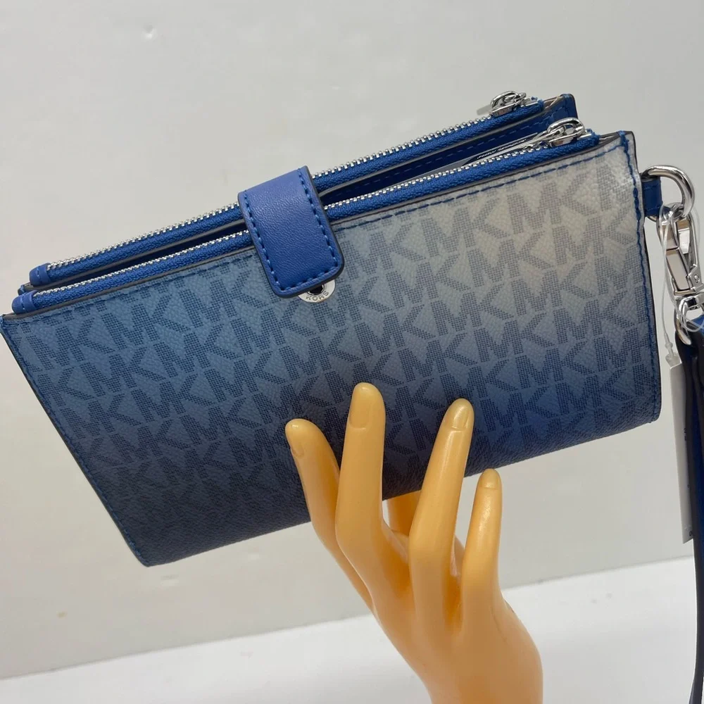 MICHAEL KORS Jet Set Lg Ombré Signature Logo Double Zip Wristlet Wallet 
GALAXY - Picture 10 of 16